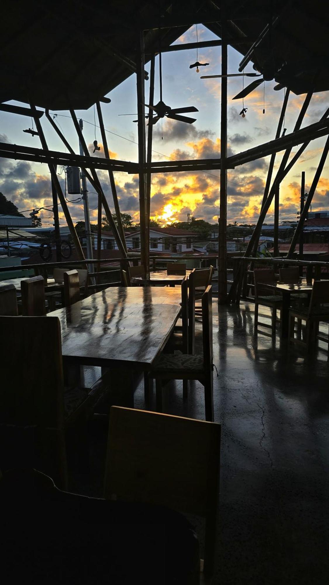 Bonding Coffee Roaster Cafe & Hotel Quepos Eksteriør bilde